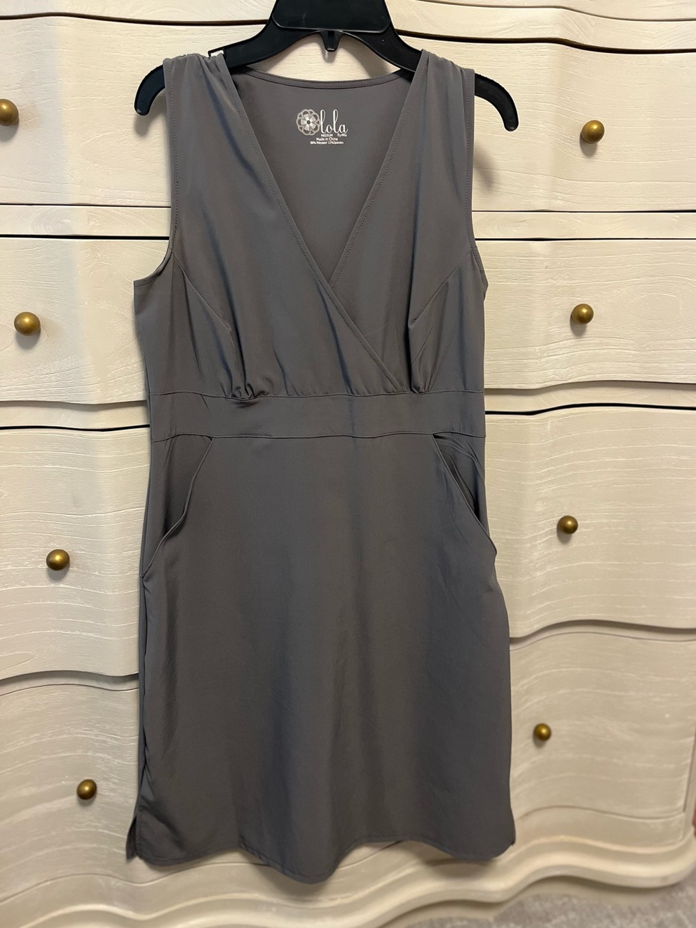 Lola by AFG Sleeveless V-Neck Dress Size Medium